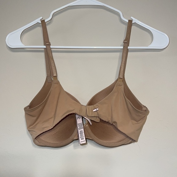 VS Bra - Picture 2 of 3
